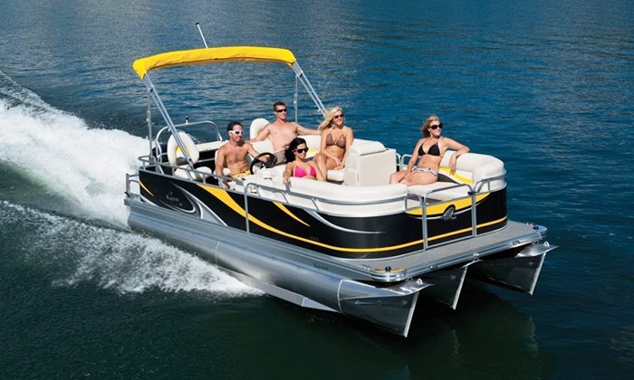 Boat rental in Goa for party