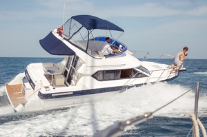 Bayliner Discovery 288 — Yacht in Goa